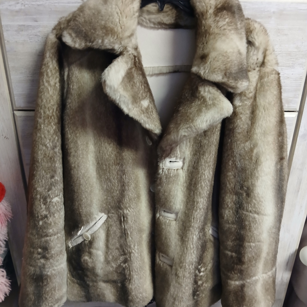 Coat - Picture 2 of 2